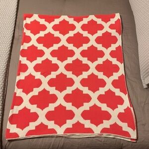 Jaipur Trinity Grenadine/ Whisper White Throw NWOT